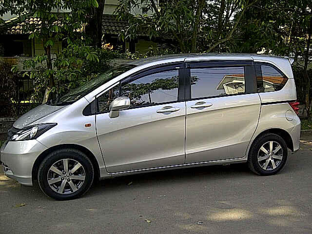 NEW FREED 2010 SILVER +TV DVD BANDUNG