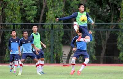 timnas u19 menang tipis 1 - 0 atas semen padang