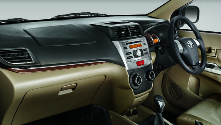 PROMO AVANZA KHUSUS PAMERAN PRJ !! BONUS KOMPLIT GPS, DVD TOUCH, TV TUNNER, DLL
