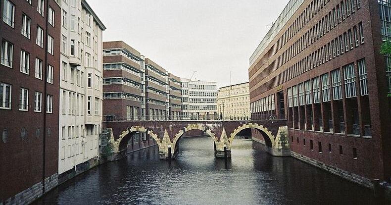 Menjelajah Hamburg (Jerman), Kota Indah dengan Ribuan Jembatan