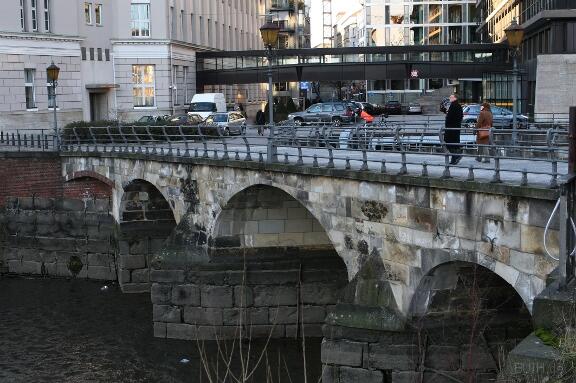 Menjelajah Hamburg (Jerman), Kota Indah dengan Ribuan Jembatan