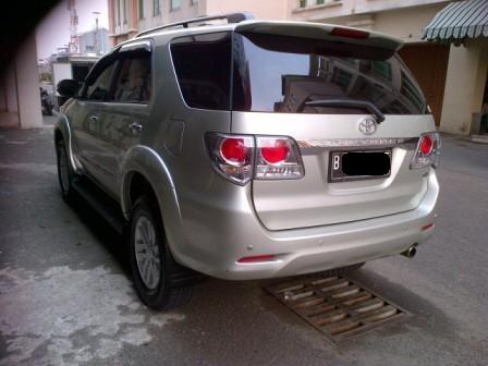 DIJUAL Toyota Grand Fortuner 2.7 G Lux AT Silver 2012 Service Record 299jt??