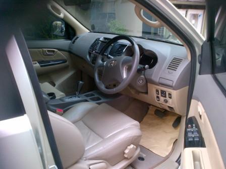 DIJUAL Toyota Grand Fortuner 2.7 G Lux AT Silver 2012 Service Record 299jt??