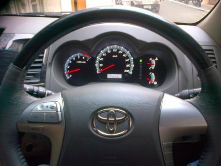 DIJUAL Toyota Grand Fortuner 2.7 G Lux AT Silver 2012 Service Record 299jt??