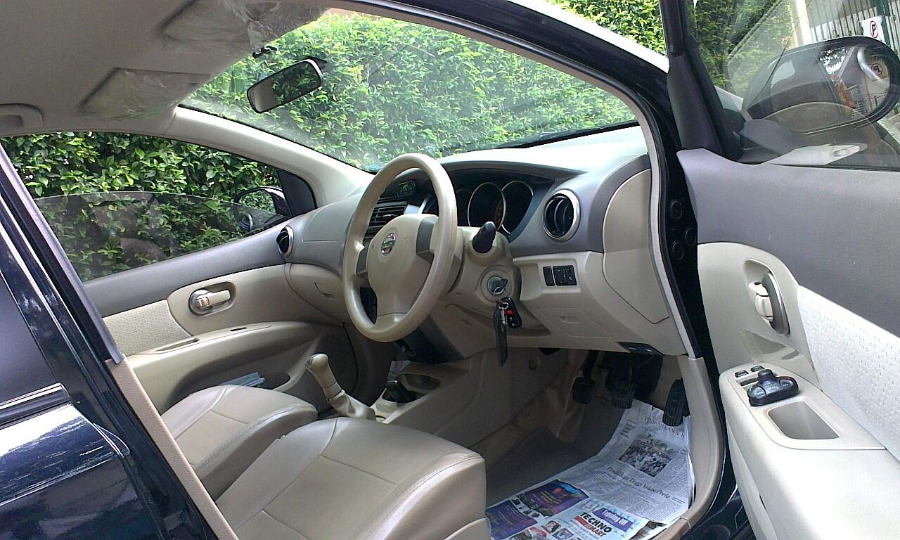 Grand Livina 1.5 XV Manual 2010 Akhir Black Tgn1
