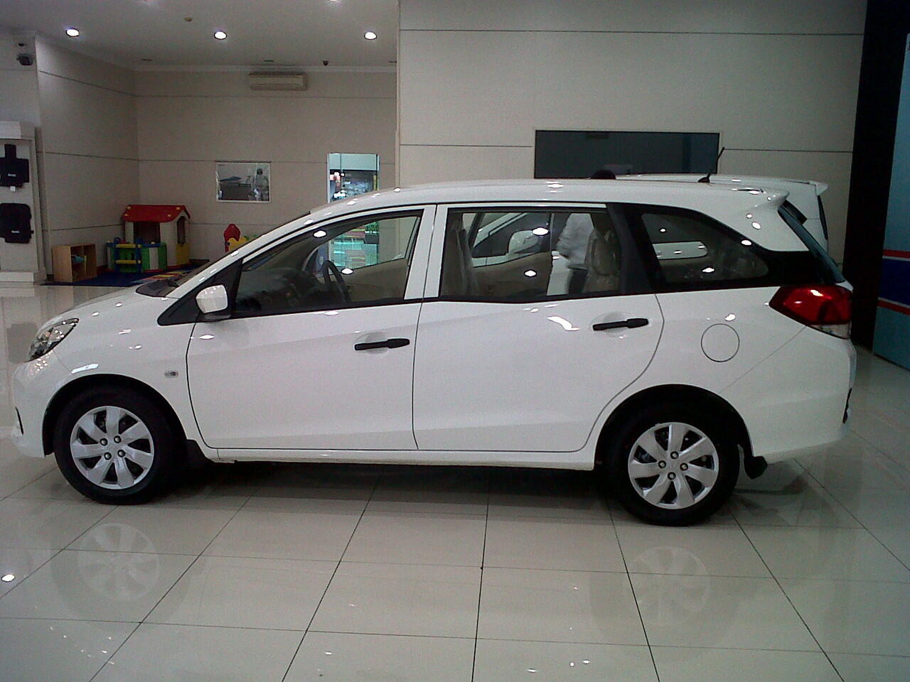 Lebaran nyaman dengan Honda Mobilio,dp murah gan