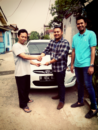 HYUNDAI GRAND AVEGA STOCK TERBATAS SILVER DAN HITAM {PESAN SEKARANG GAN DISKON BESAR}
