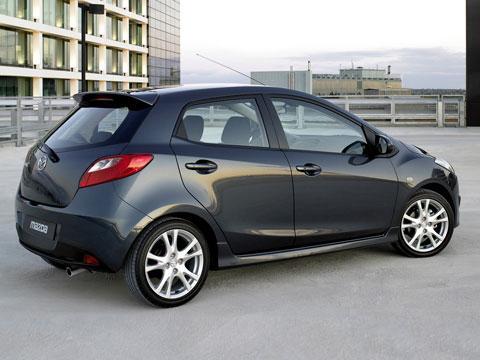 mazda 2 buang banyak diskon di sini