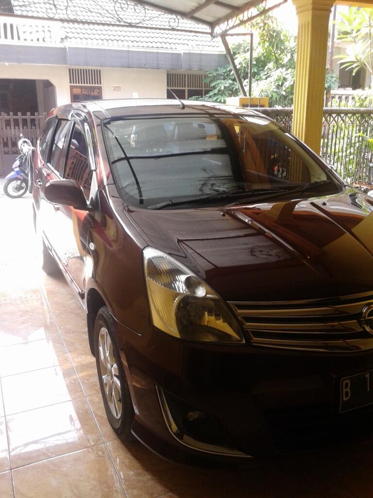 GRAND LIVINA XV M/T 2013 NYARIS SEMPURNA