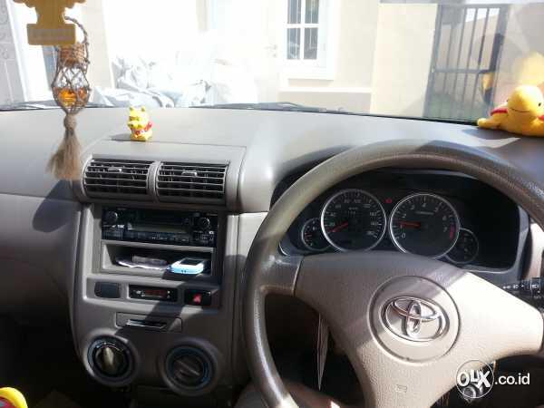 Toyota Avanza Hitam G VVTI 2007