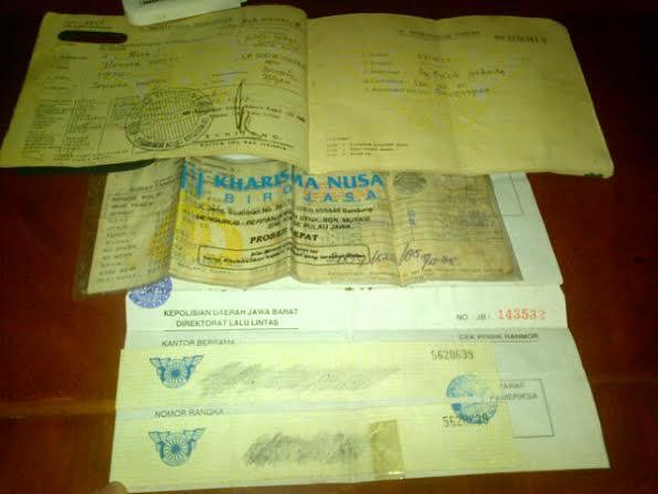 FS Surat Honda CB200 Th 76 & Surat Suzuki GT250