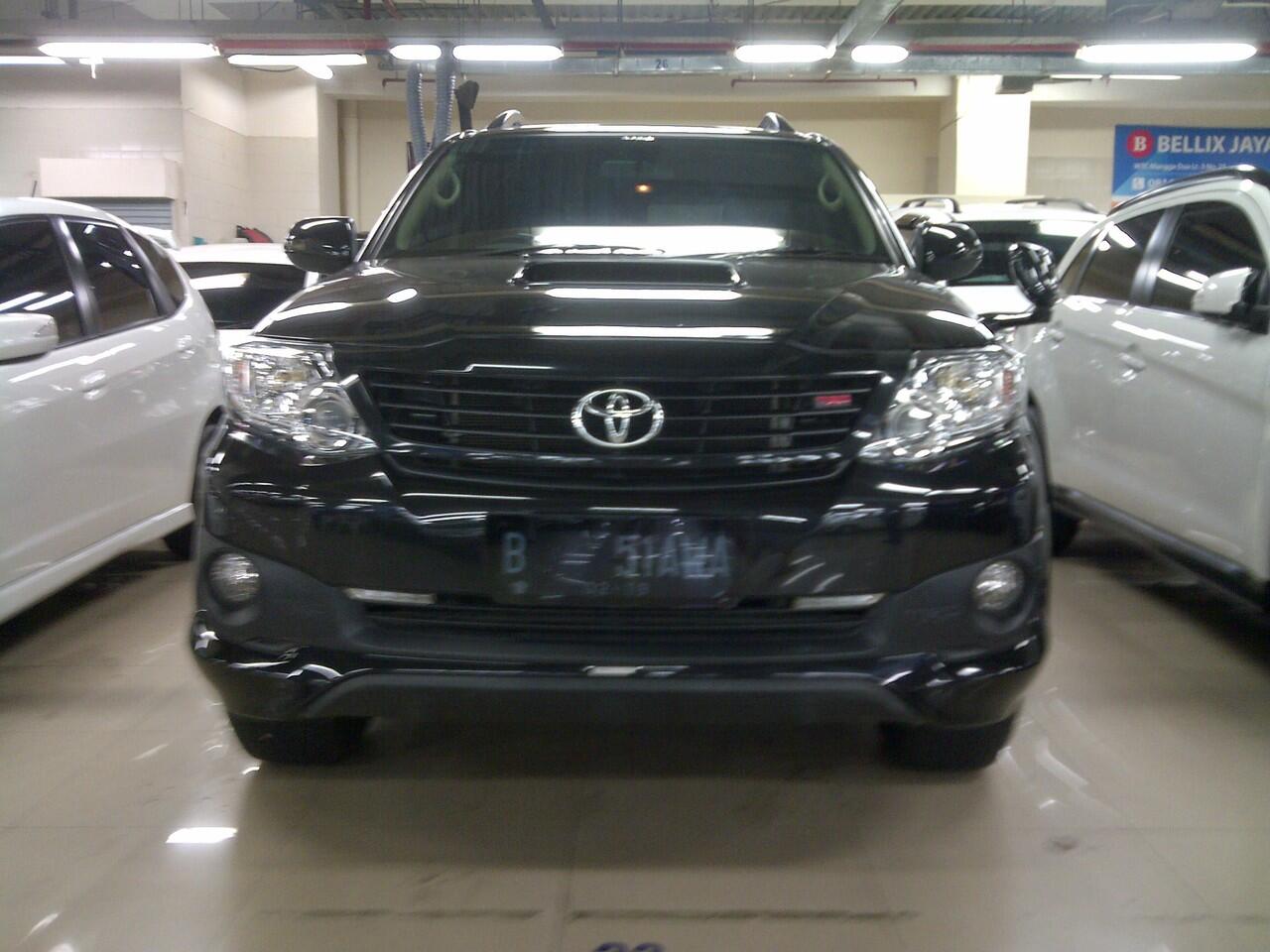 Dijual : Toyota Fortuner 2.5 TRD Sportivo VNT Turbo Diesel A/T 2014 Black