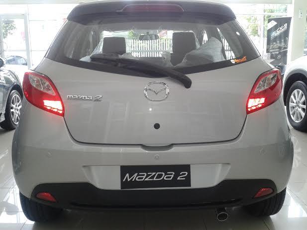 MAZDA 2 CUCI GUDANG TIPE R AUTOMATIC WARNA SILVER 2013