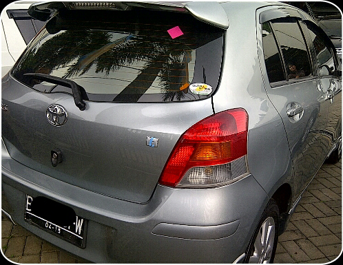 TOYOTA YARIS E MATIC 2010 SILVER