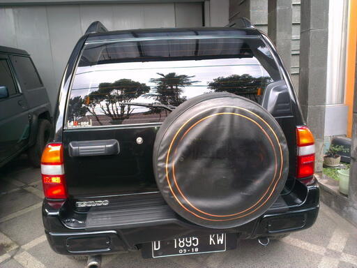 SUZUKI ESCUDO 03/04MANUAL 2.0 KM rendah STNK BLN 9 PRIBADI BANDUNG mesin kering, tid