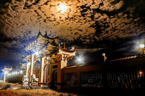 vihara terbesar diasia tenggara ada dipulau bintan