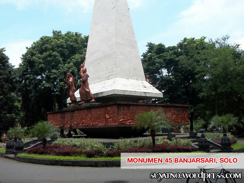 pict sebelum dan sesudah relokasi pkl di banjarsari solo oleh JokoWi