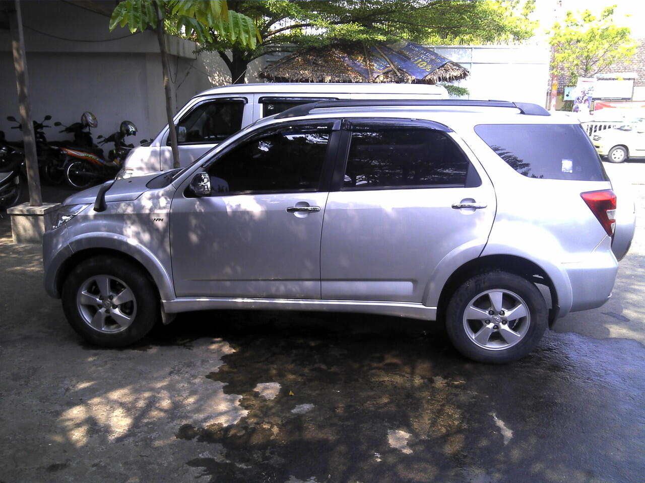 TOYOTA RUSH 2009 SECOND - SOLO PLAT JAKARTA