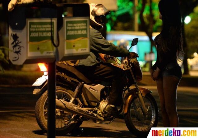Mengintip PSK di Brasil kursus bahasa Inggris jelang Piala Dunia
