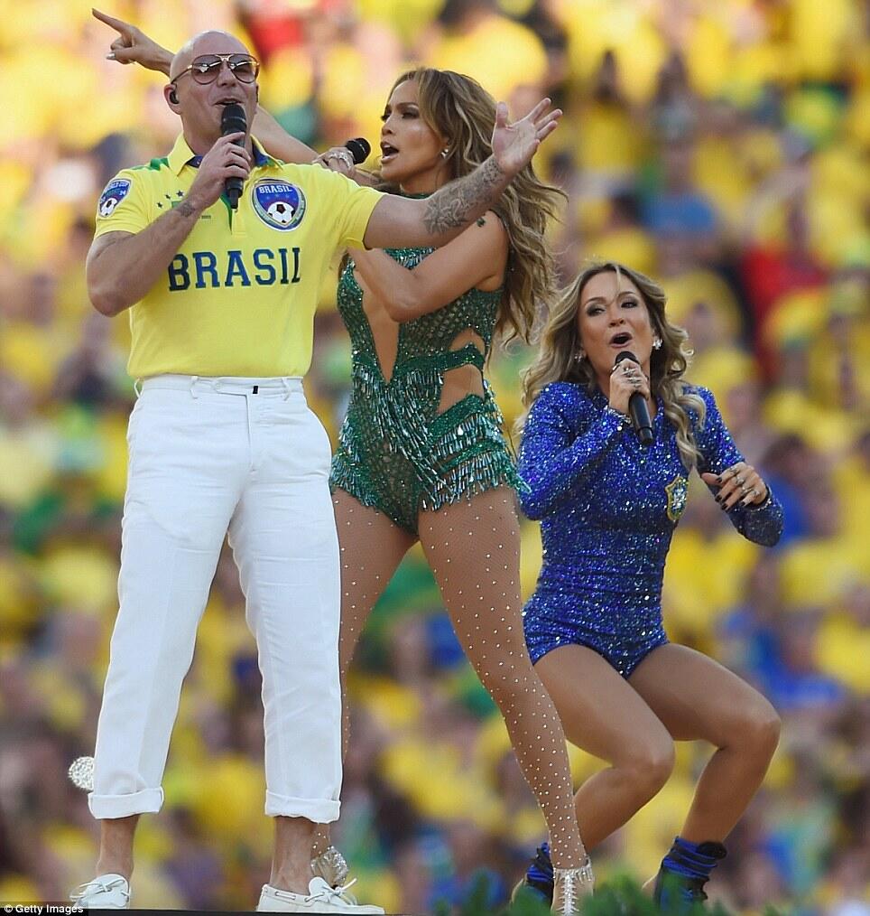 Jujur tadi pas nonton opening ceremony merhatiin ceremony nya ato JLo nya?(with pic)