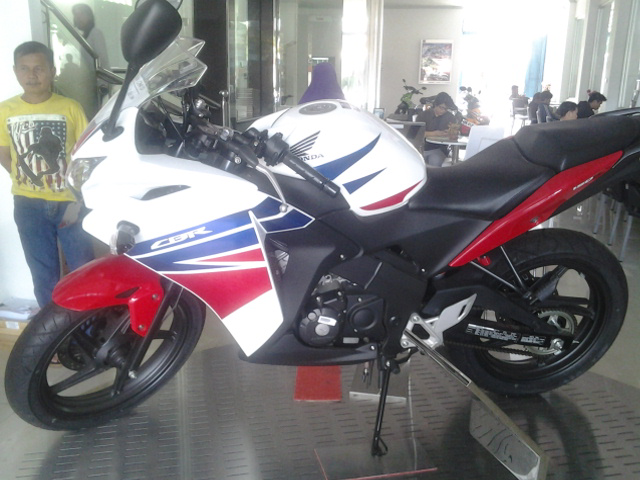 HONDA CBR 150 CASH / KREDIR MURAH PROMO MENARIK DI DEALER RESMI HONDA