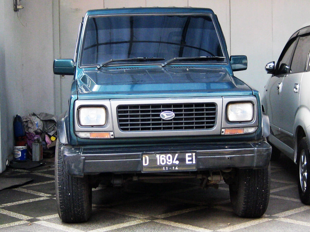 DAIHATSU Feroza 94 HIJAU