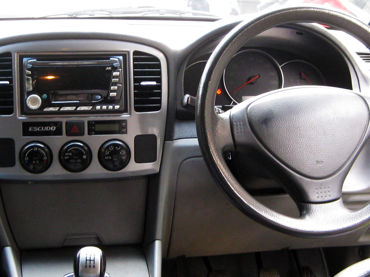 Suzuki Escudo 2003 BLACK