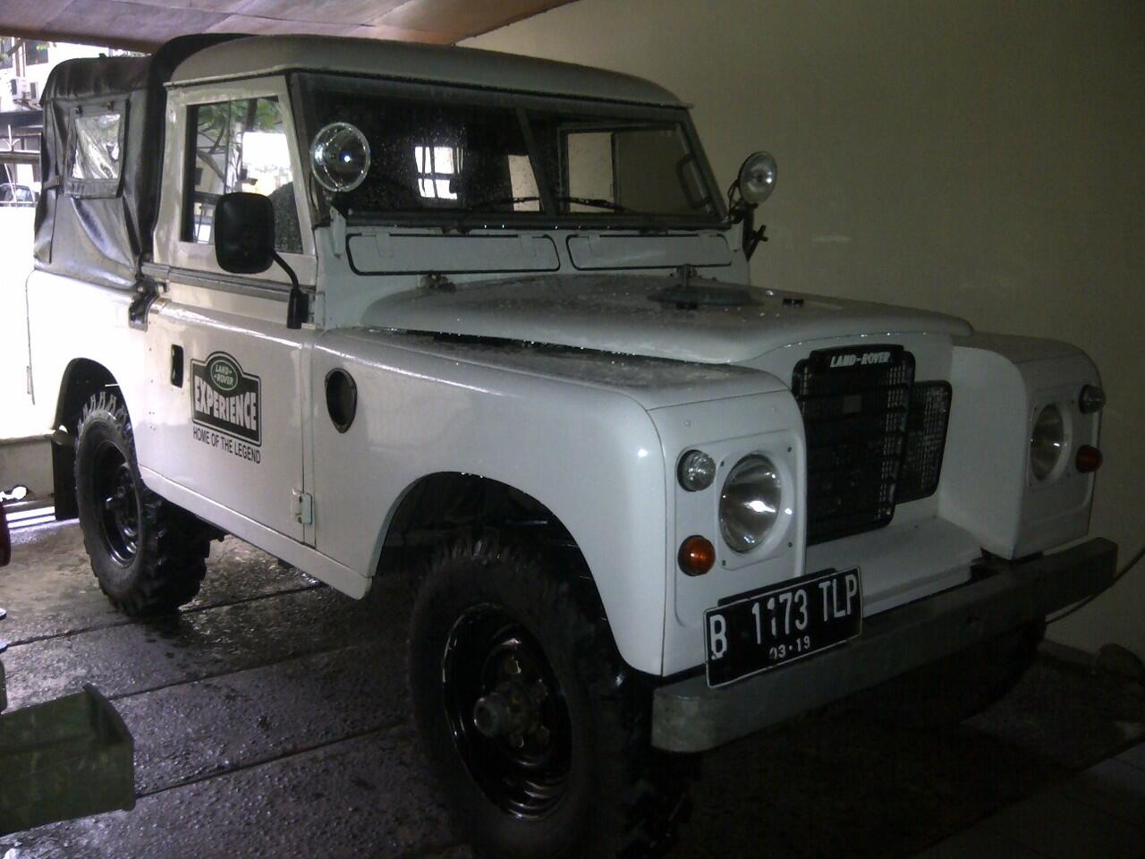WTS LAND ROVER SERI 3 1983 PICK UP