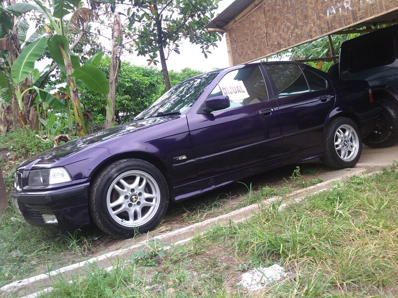 JUAL BMW 323I M/T MURMER PR-NYA DIKIT GANN..