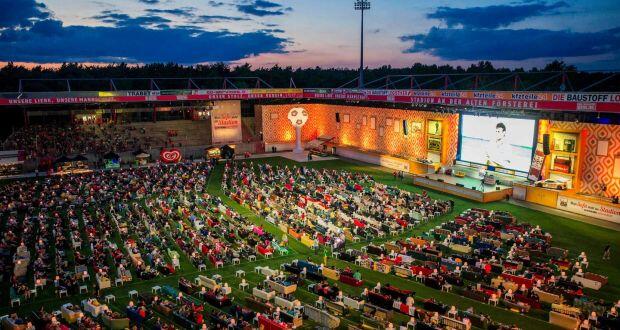 Demi Piala Dunia, Stadion di Jerman Disulap Jadi Ruang Keluarga Raksasa