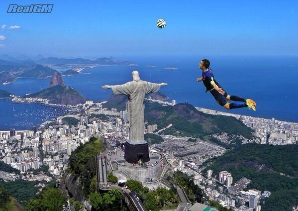 Kumpulan Meme Kocak Gol Sundulan Robin Van Persie 