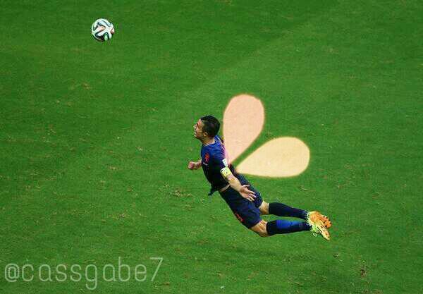 Kumpulan Meme Kocak Gol Sundulan Robin van Persie