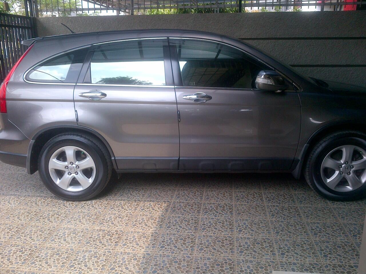 dijual mobil honda cr-v tahun 2007
