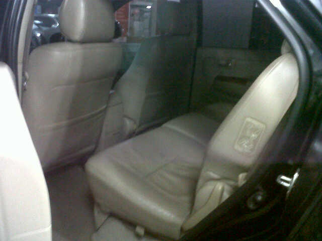 TOYOTA FORTUNER G LUX 2.7 AT 2010 BENSIN HITAM METALIK