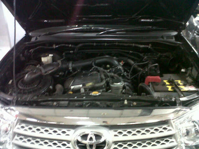 TOYOTA FORTUNER G LUX 2.7 AT 2010 BENSIN HITAM METALIK