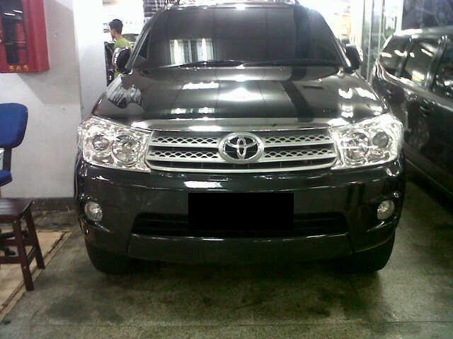 TOYOTA FORTUNER G LUX 2.7 AT 2010 BENSIN HITAM METALIK
