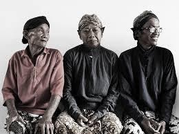Mengenal Lebih Jauh Sosok Abdi Dalem