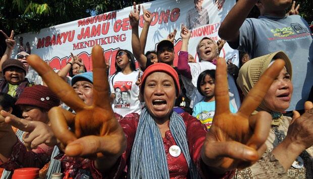 Perempuan perempuan ini kumpulkan cap bibir untuk dukung Jokowi