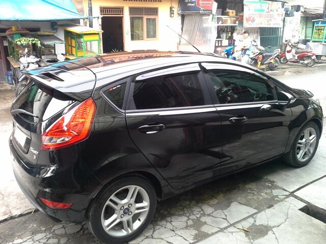 FORD FIESTA TYPE SPORTY 1.6L (2013)