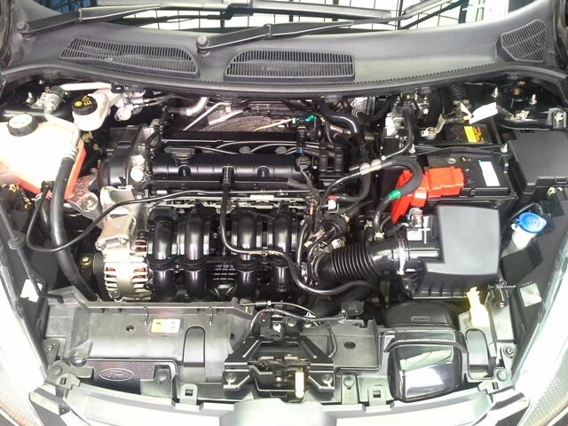 FORD FIESTA TYPE SPORTY 1.6L (2013)