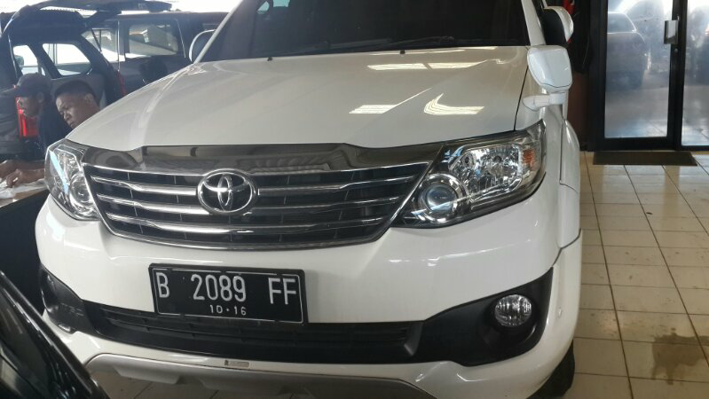 Toyota Fortuner 2011 GAT TRD Matic putih muluss