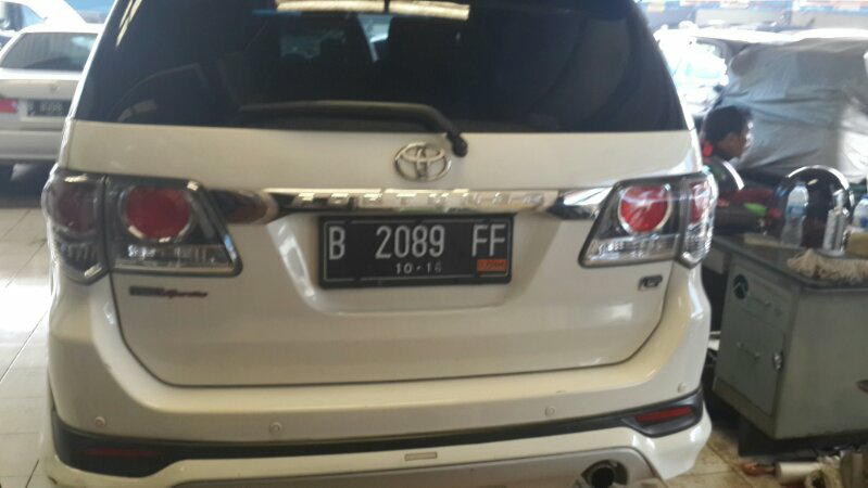 Toyota Fortuner 2011 GAT TRD Matic putih muluss