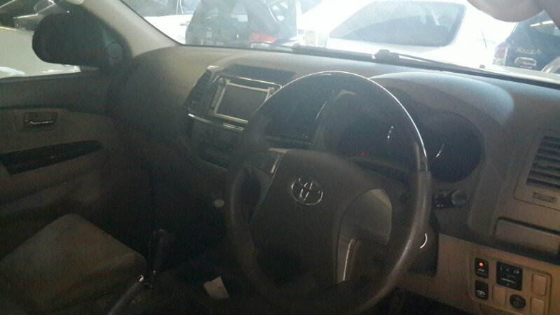 Toyota Fortuner 2011 GAT TRD Matic putih muluss