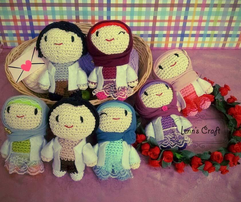 Boneka rajut custom