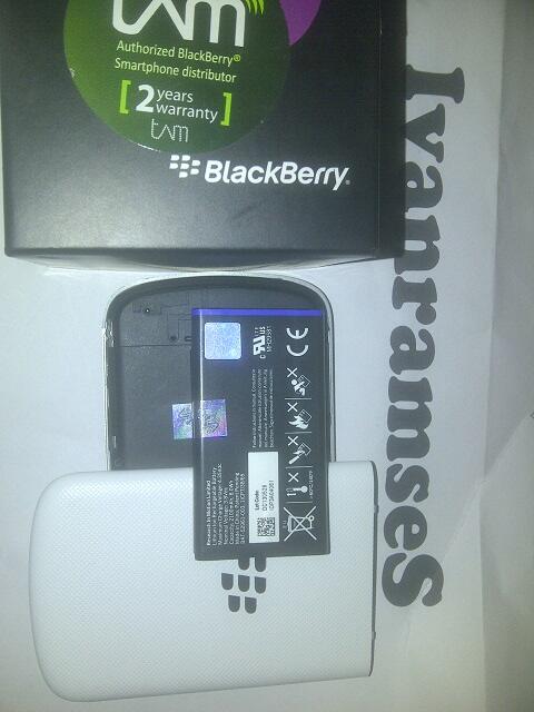 Terjual kilat murmer Blackberry Q10 putih  TAM mulus 