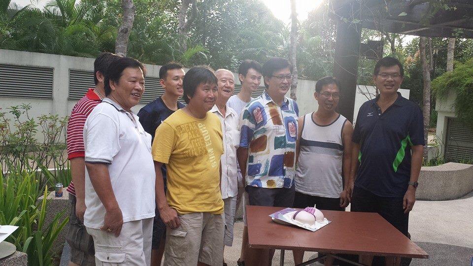 HADIAH KUE HARI AYAH, TEMEN FB ANE (ANE NGAKAK 1 MINGGU)