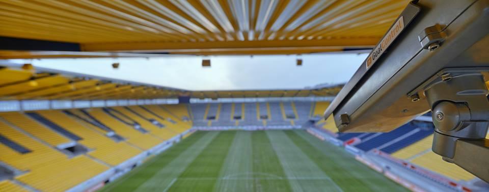 WASIT PIALA DUNIA GUNAKAN JAM TANGAN PINTAR UNTUK PASTIKAN GOL