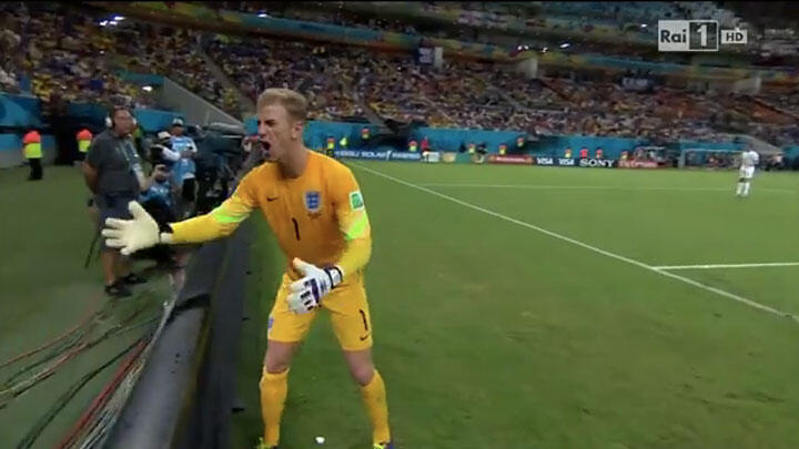 Tidak Segera Mendapat Bola, Kiper Inggris Joe Hart Teriak Histeris 