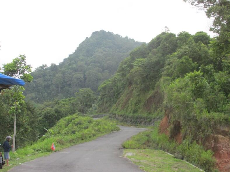 Wisata di Air Terjun Dolo