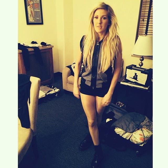 MENGENAL SI CANTIK BERSUARA NYARING ELLIE GOULDING